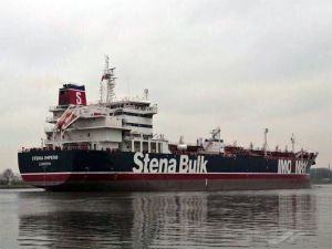 İran, Hürmüz Boğazı'nda bir İngiliz petrol gemisine el koydu