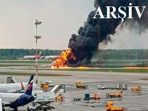 Almanya'da uçak düştü: 3 ölü