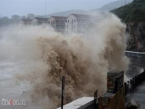 Çin'de tayfun nedeniyle "kırmızı alarm"