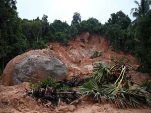 Myanmar'da toprak kayması: 10 ölü