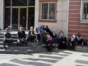 HDP önündeki oturma eylemi 6'ncı gününde