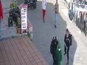 ​Başörtülülere saldıran kadın tutuklandı
