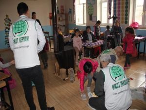 Adana Umut Kervanı yardımlarına devam ediyor
