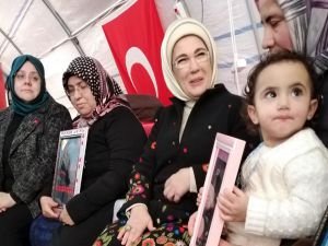 Emine Erdoğan: "2020 bitmeden çocuklarınıza kavuşacaksınız"