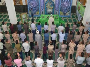İran, bazı bölgelerde camileri açmaya hazırlanıyor