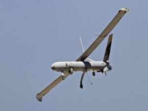 Filistinli Müslümanlar, siyonist işgalcilere ait insansız hava aracını düşürdü