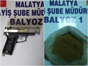 Malatya'da uyuşturucu madde ile silah ele geçirildi