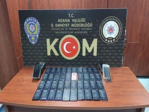Adana'da 200 bin lira değerinde gümrük kaçağı telefon ele geçirildi