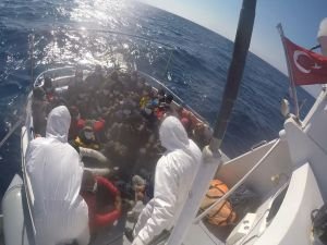 Çanakkale açıklarında 31 düzensiz göçmen kurtarıldı