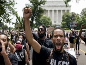 ABD'de George Floyd protestoları 12'nci gününde durdurulamıyor
