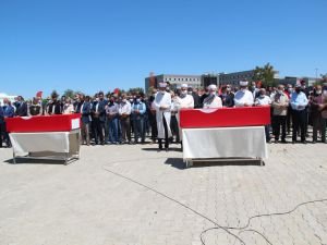 Van'da PKK tarafından öldürülen işçiler için cenaze töreni