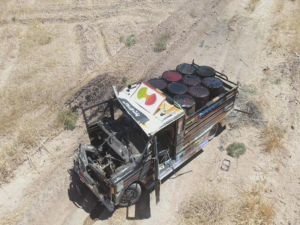 MSB: PKK/YPG'ye ait patlatılmak istenen kamyonet vuruldu