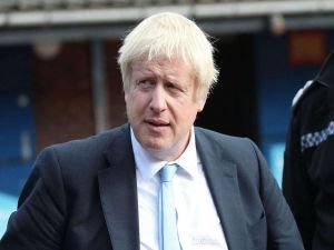 İngiltere Başbakanı Johnson özür diledi