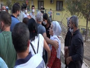 HDP'li vekil evlat nöbetindeki ailelere hakaret etti