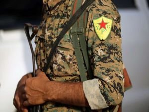 PKK/YPG İslam düşmanlığı yapan Macron'u protesto eden sivil halka ateş açtı