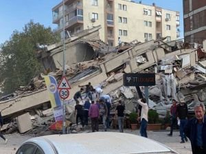 Bakan Soylu, İzmir'deki depremde 6 binanın yıkıldığını açıkladı