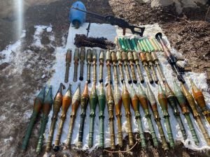 Van'da PKK'ya ait silah ve uyuşturucu ele geçirildi