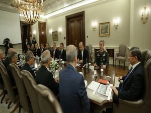 Başbakan Davutoğlu başkanlığındaki Güvenlik Toplantısı