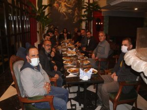 Van’da "Gazeteciler Günü" adına düzenlenen etkinlikte gazetecilere kaz eti ikram edildi