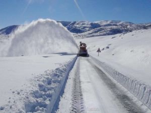 Van'da 403 yerleşim yeri ulaşıma kapandı