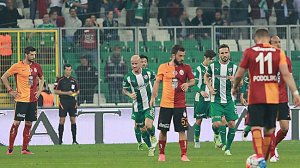 Galatasaray puan dağıtmaya devam ediyor