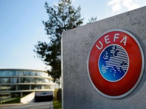 UEFA stadyumlarda uygulanan yüzde 30 seyirci kısıtlamasını kaldırıldı