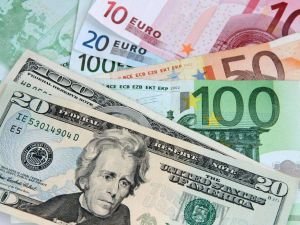 Euro, yeniden doları geçti