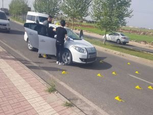 Şanlıurfa'da otomobile silahlı saldırı: Bir ölü