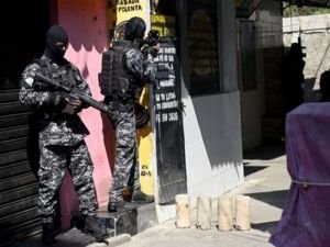 Brezilya'da uyuşturucu operasyonda 25 kişi öldü