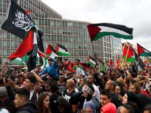 Siyonist işgalci rejimin saldırıları Almanya'da protesto edildi