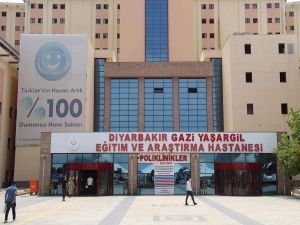 Diyarbakır Gazi Yaşargil Eğitim ve Araştırma Hastanesi Başhekimi görevden alındı