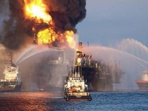 Meksika Körfezi’nde sualtı petrol boru hattında patlama