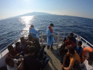 Sahil Güvenlik: 163 düzensiz göçmen kurtarıldı