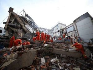 Çin'de otel çöktü: Bir ölü 10 kişi enkaz altında