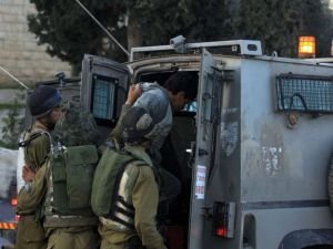 Siyonist işgal rejimi 17 Filistinliyi alıkoydu