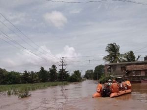Hindistan ve Çin'deki sel felaketlerinde ölenlerin sayısı artıyor