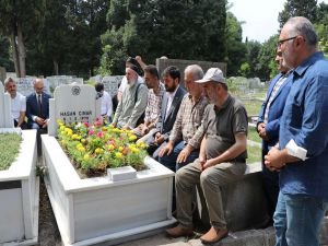 Hasan Çınar vefatının 4'üncü yılında mezarı başında dualarla anıldı