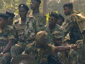 Gine'de askeri darbe girişimi