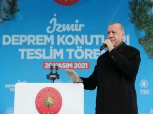 Cumhurbaşkanı Erdoğan İzmirli depremzedelere konut teslim töreninde konuştu