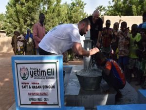 Avrupa Yetim Eli'nden hayırseverlere Ramazan ayı çağrısı