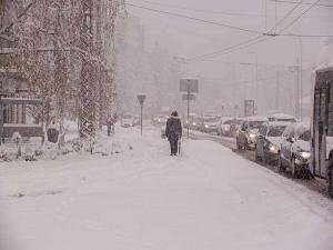 Denizli'de kar yağışı nedeniyle eğitime bir gün ara verildi