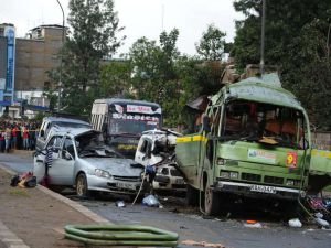 Kenya'da seyir halindeki minibüste patlamada