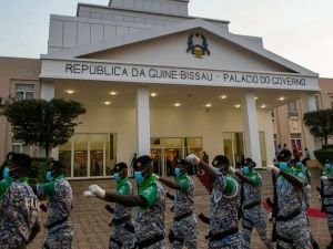 Gine-Bissau Cumhurbaşkanlığı yakınlarında silahlı saldırı: Darbe girişiminden endişe duyuluyor