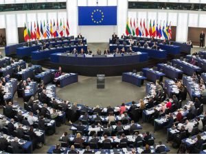 Avrupa Parlamentosu Ukrayna'nın AB üyeliğini onayladı