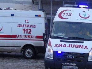 İşçileri taşıyan minibüs kaza yaptı: 11 yaralı