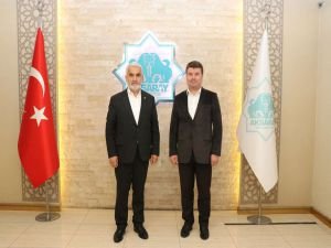 HÜDA PAR Genel Başkanı Yapıcıoğlu'ndan Aksaray Belediye Başkanına ziyaret