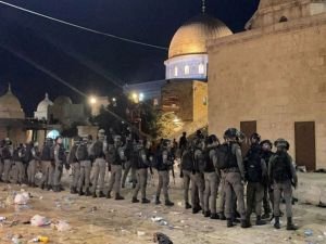İşgalci siyonist rejimden Kadir Gecesi'nde Mescid-i Aksa'ya ziyarete engellemeler