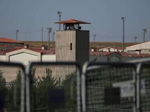 Açık cezaevlerindeki hükümlülerin Covid-19 izni uzatıldı
