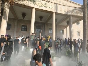Irak'taki protestolarda ölenlerin sayısı 20'e yükseldi