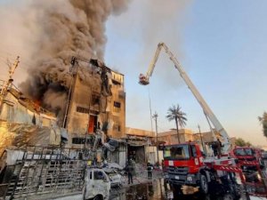Irak'ta yangın çıkan bina çöktü: 10 yaralı